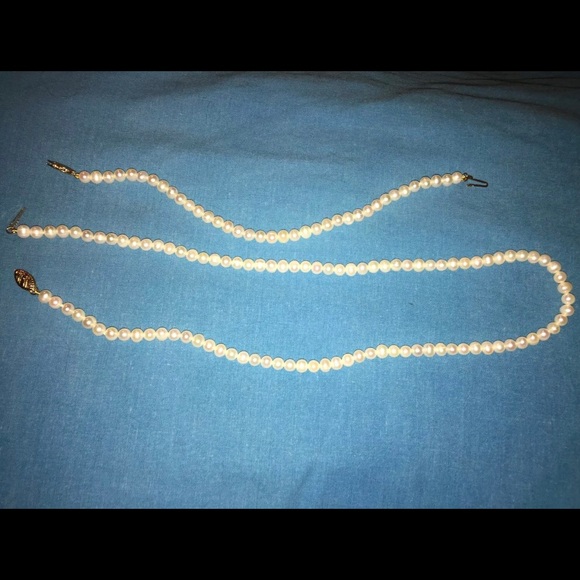 SOLD! SOLD!! SOLD!!!!!    New Pearls Necklace, Bracelet, and Earrings Set - Picture 5 of 8